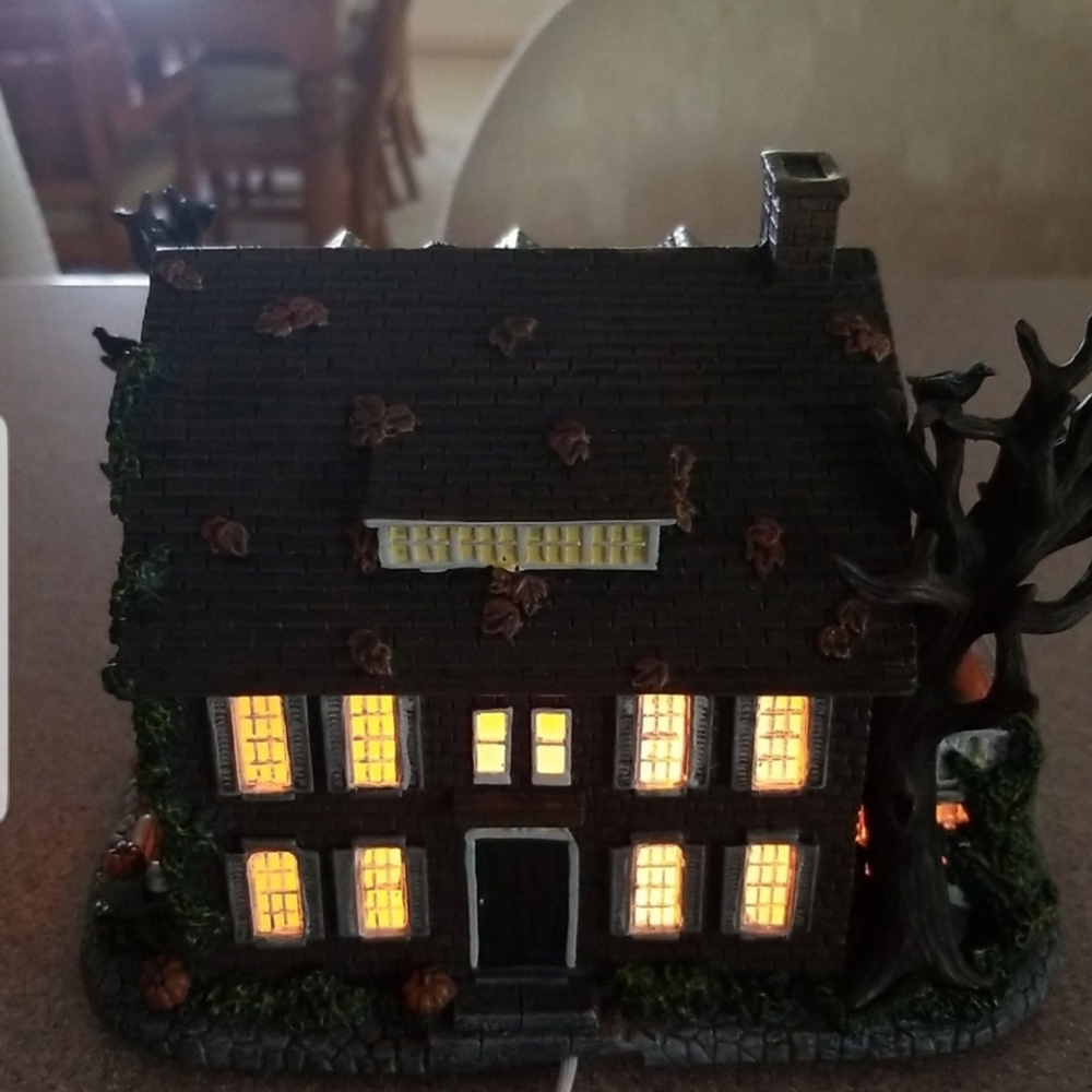 🎃 AMITYVILLE HORROR HOUSE 🎃HALLOWEEN DECORATION🎃